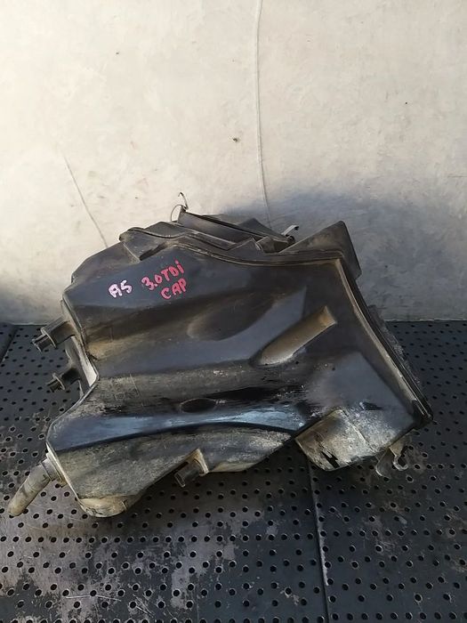 Carcasa filtru aer 3.0 tdi audi a5 8t 8k0133835b 8k0133843d