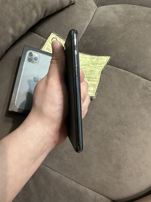 Продам Iphone 11 PRO