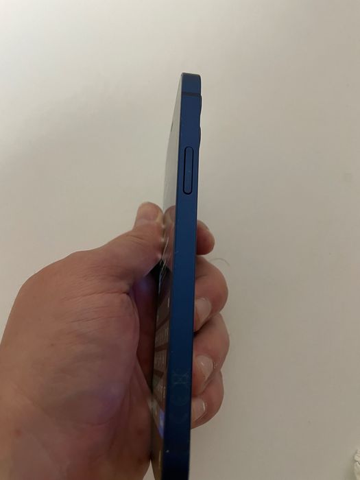 iPhone 12 în stare bună ieftin și bun