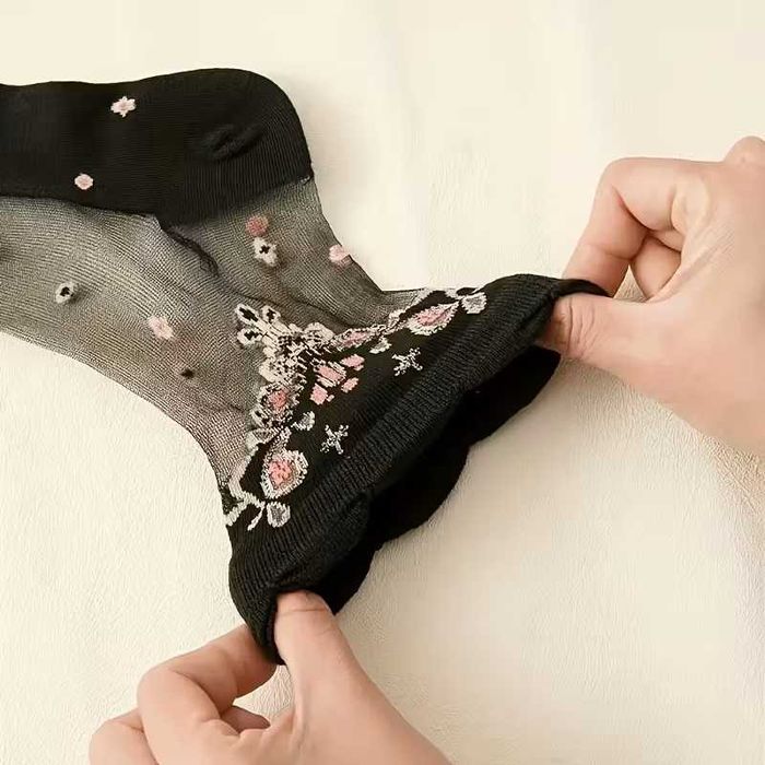 тънки дамски чорапи