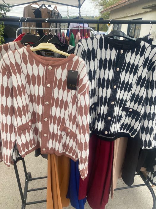 Нови блузи, жилетки, суичери