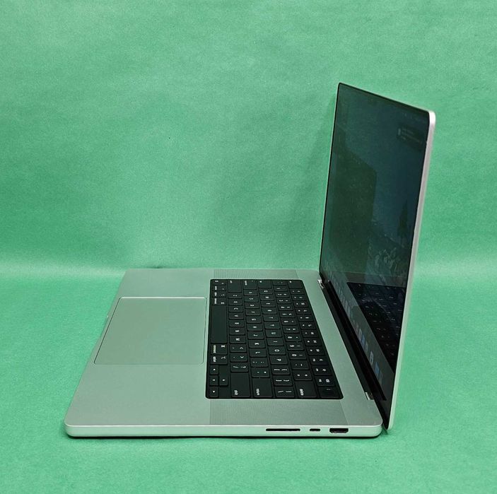 Apple MacBook Pro A2485 16" Silver Laptop M1 Pro 16/512GB SSD-2021 yil
