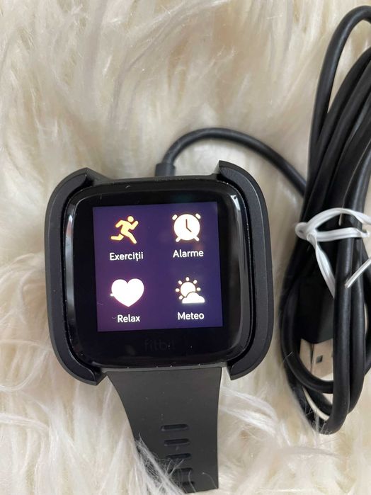 Ceas smartwatch Fitbit Versa ( FB505 )Negru