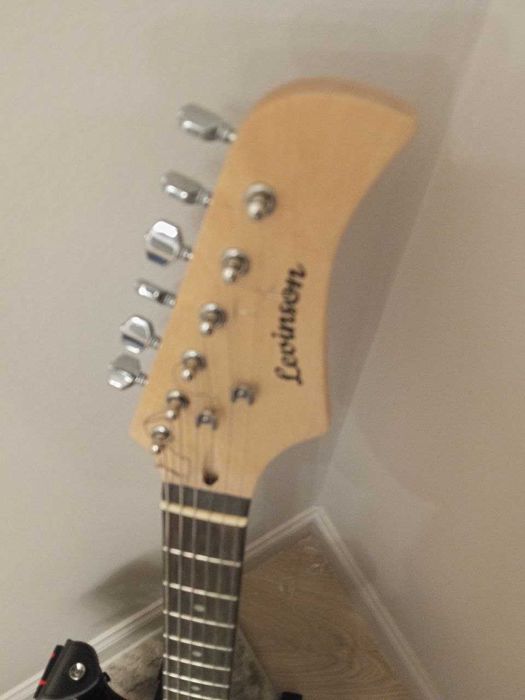 Электрогитара страт