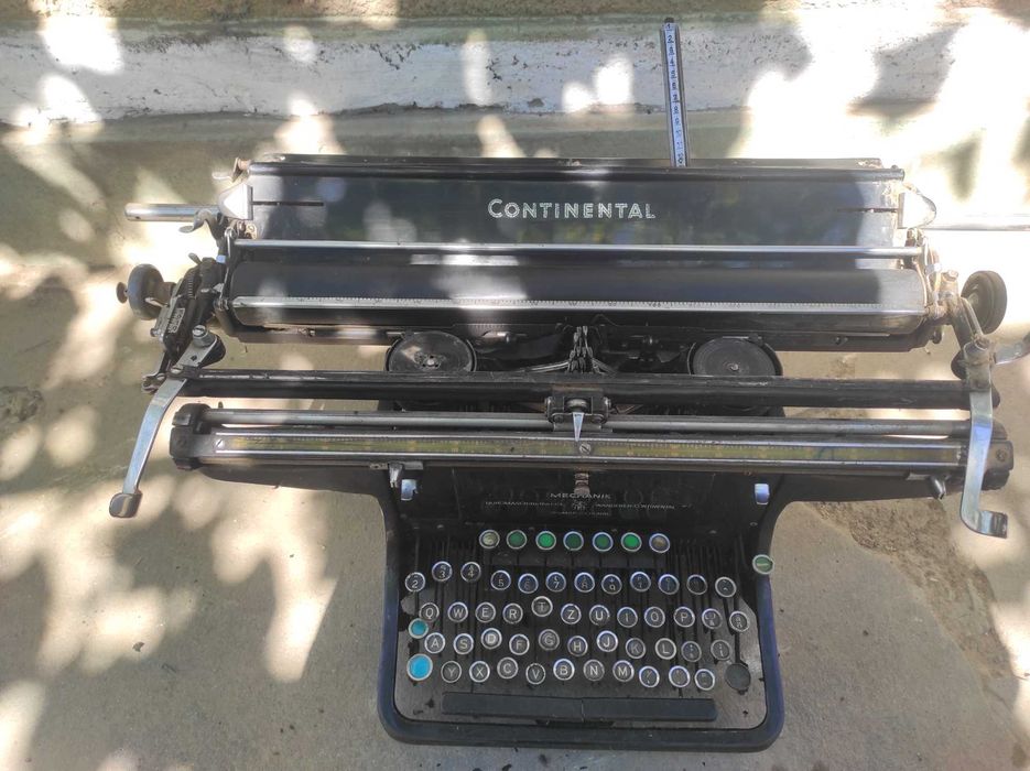 Mașină de scris perfect funcțională