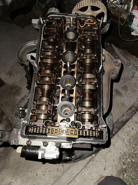 На АУДИ  А6 Запчасти матор