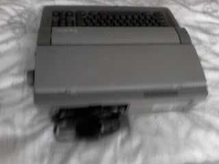 Продавам Sharp Font Writer Personal Word Processor FW-550