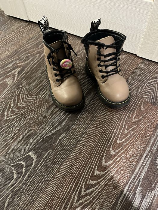 Пакет вещей и обуви на девочку