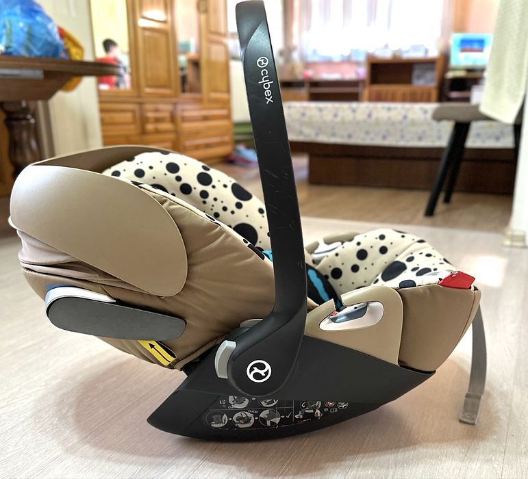 Стол за кола Cybex Cloud Z i-size Karolina Kurkova Fashion Collection