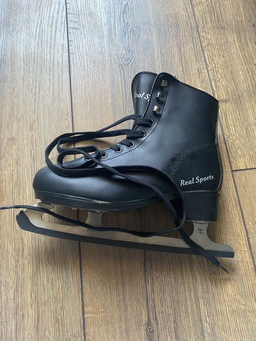 Продаю Коньки, 39 размер, новые!