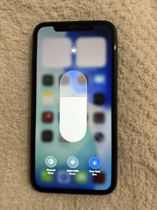 Айфон 11 в хорошем состояний