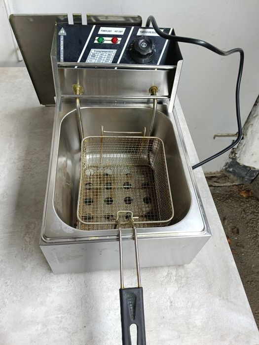 Фритюрница в хорошем состоянии