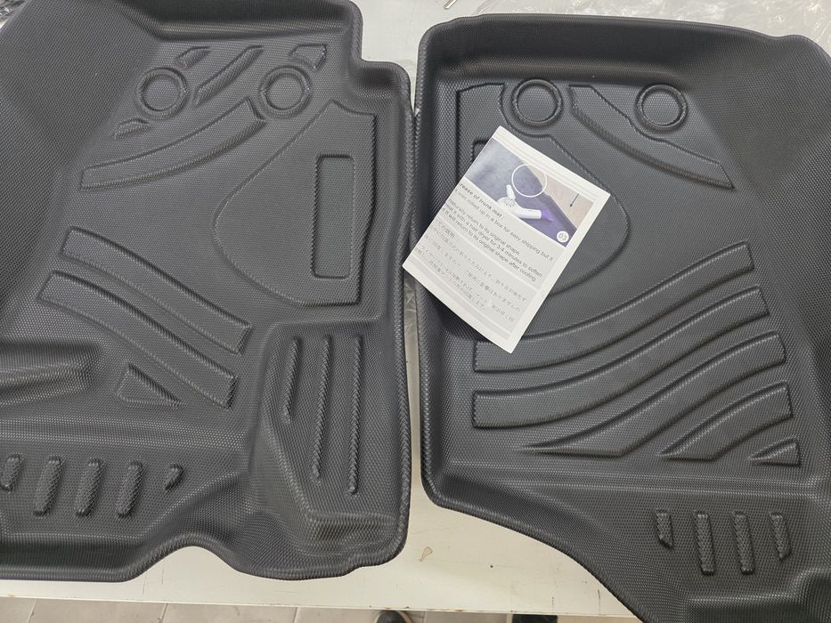 Suzuki Jimny JB64, JB74 3D всесезонни TPE стелки с висок ръб