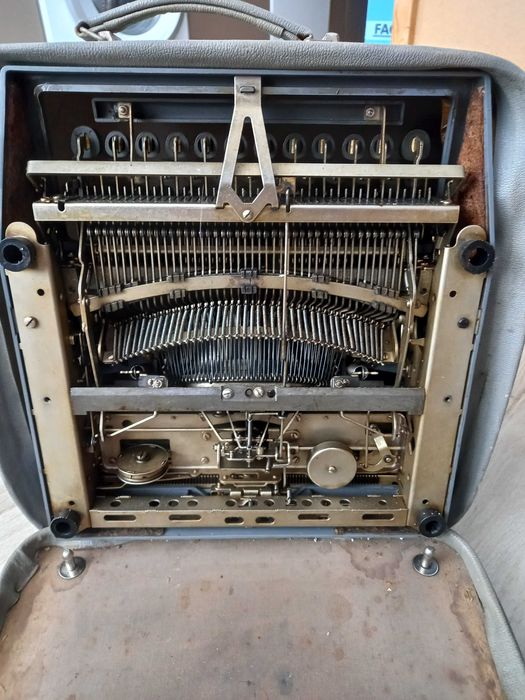 Пишеща машина Erika