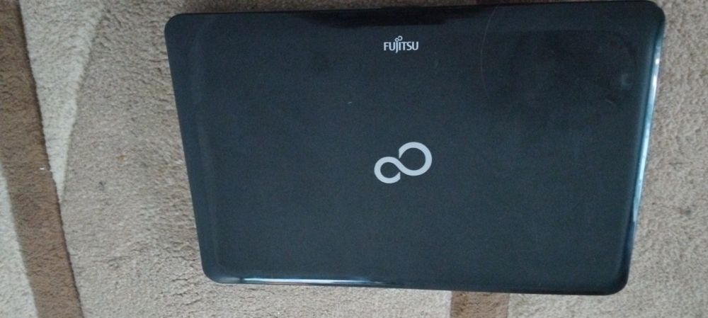 Ноутбук fujitsu.