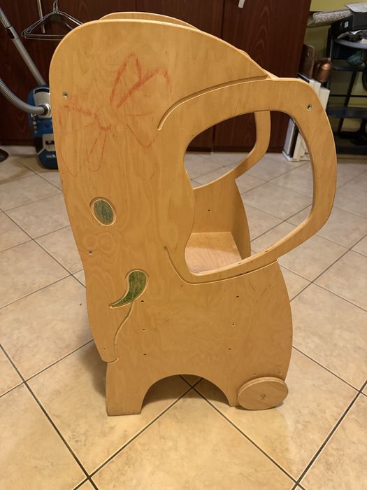 Turn de învățare Montessori din lemn – Learning Tower Elefant