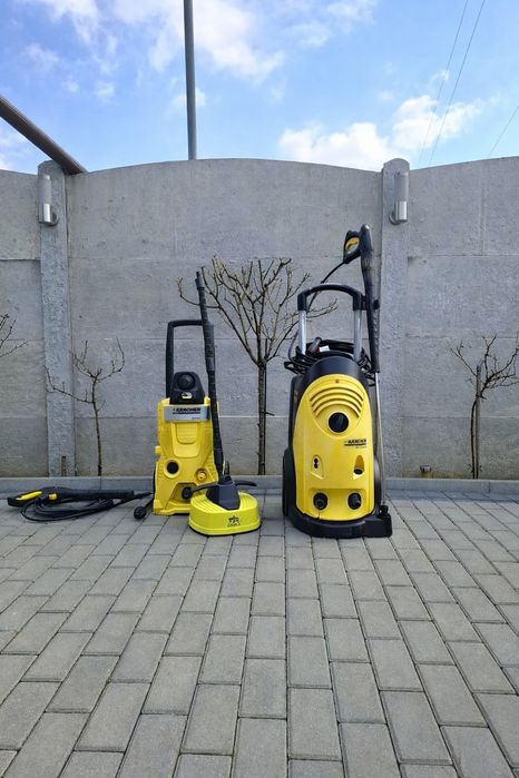 Aparat cu presiune Karcher.