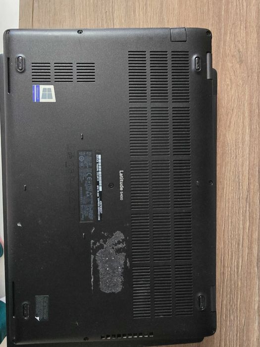 Laptop dell 3 bucati