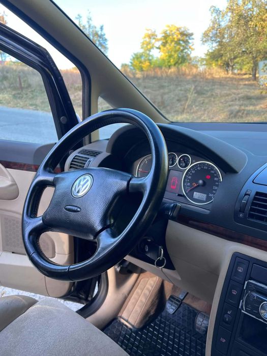 Volkswagen Sharan 2008 diesel, 4.312 € — imagine 5