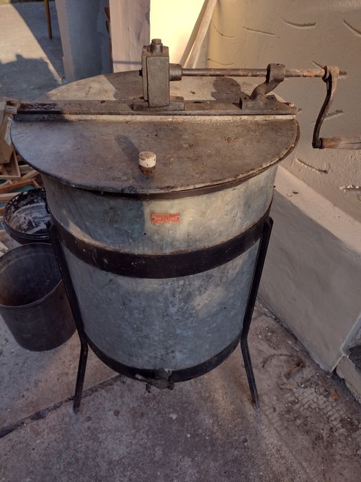 Центрофуга за мед+подаръци