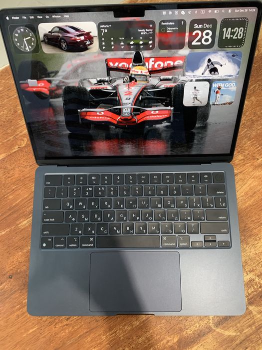 Продам Macbook air m2