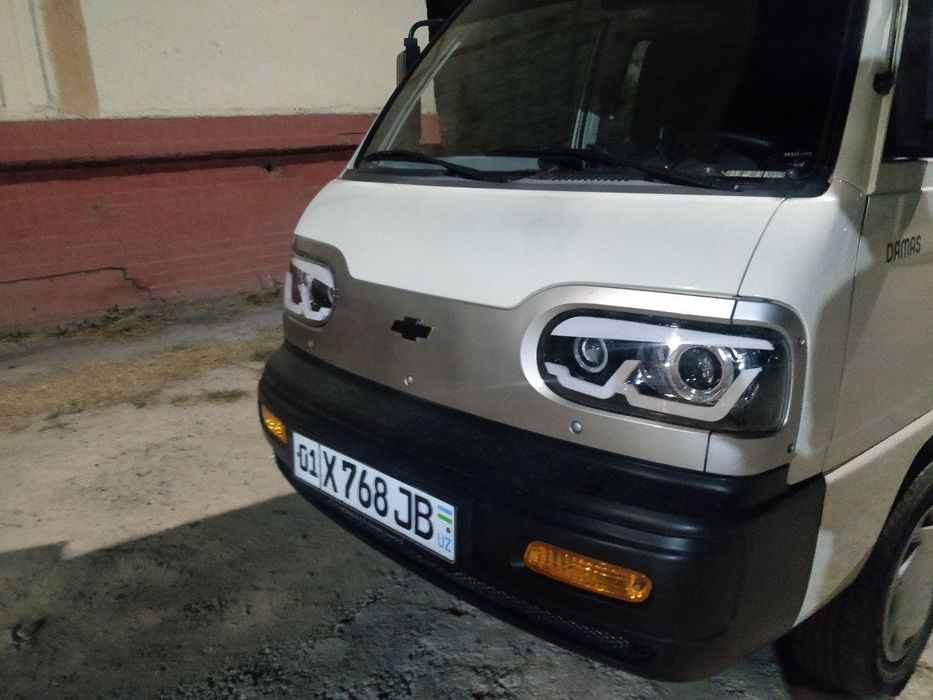 Продаю передний тюнинговый фары от Дамас 3 дюйма линза Биксенон 4300К