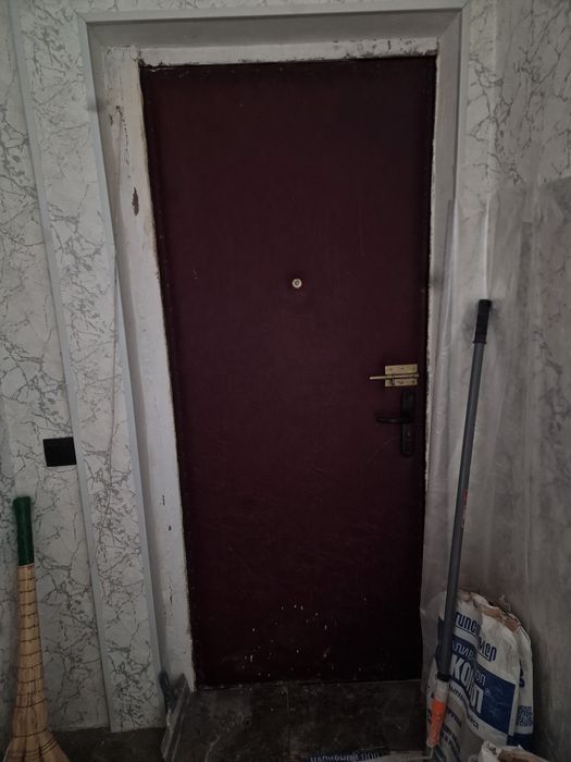 Продам дверь в отличном состояний