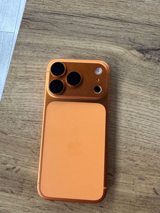 Айфон 17 про оранжевый цвет