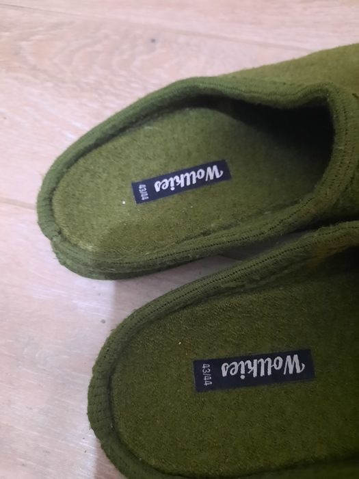Papuci lana 40 fara semne majore de uzura