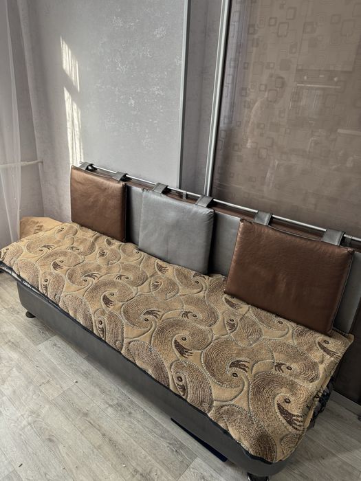 Продам диванчик для кухни и обувницу