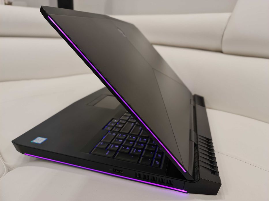 Laptop gaming Alienware 17" ,intel core i7 ,video 8 GB, ram 32 gb