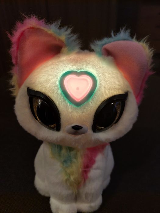 Plus interactiv pisicuta Luna in limba romana