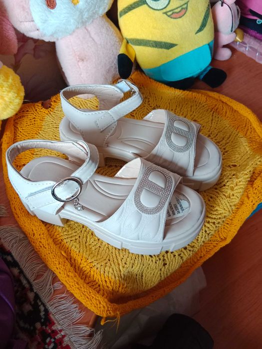 Продам детскую обувь