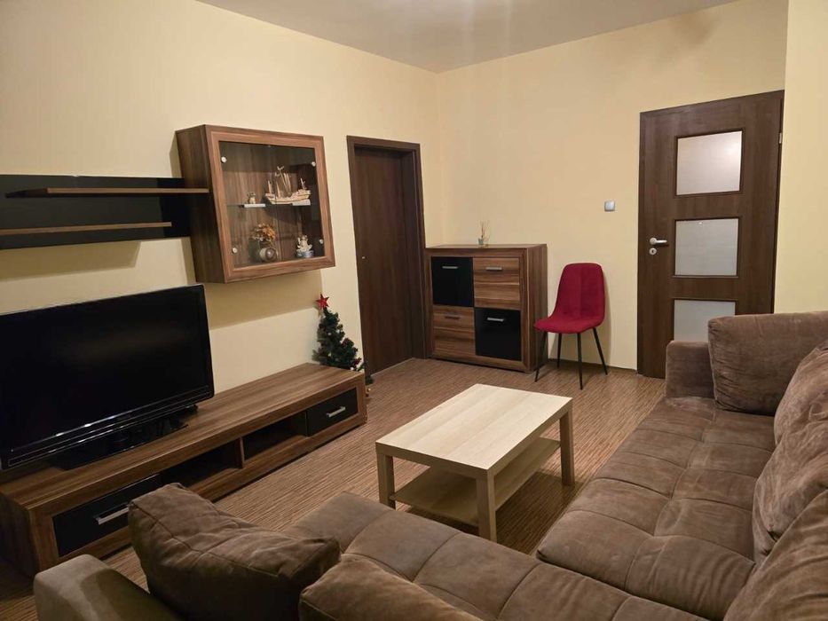 Дава се под наем Тристаен апартамент в София, Изток - 80 кв.м за 867 € - Снимка #4