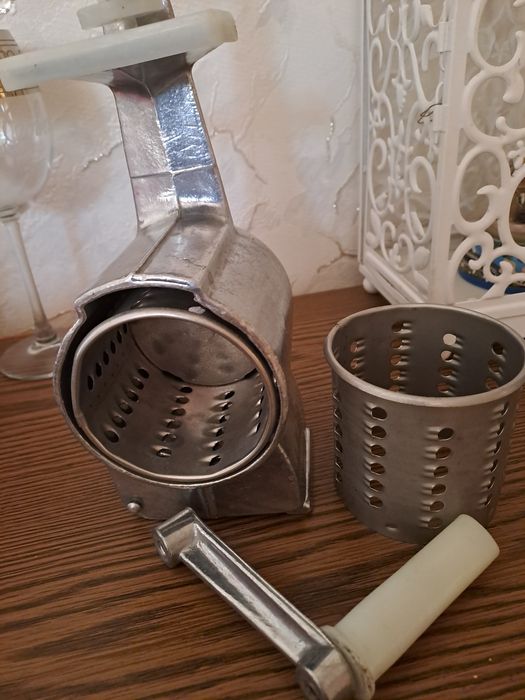 Продам ручную овощерезкуу