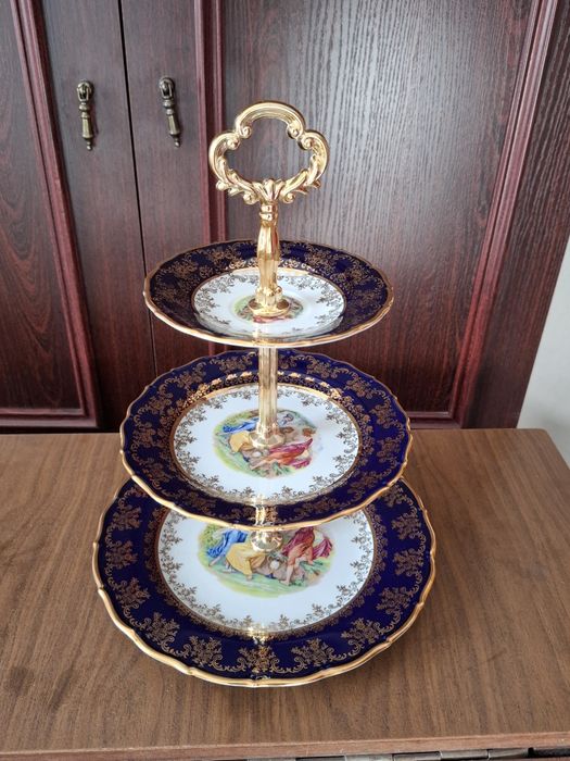 2 комплекта этажерки чешского производства