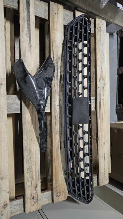 Решетка и лайсна за броня Hyundai Santa fe