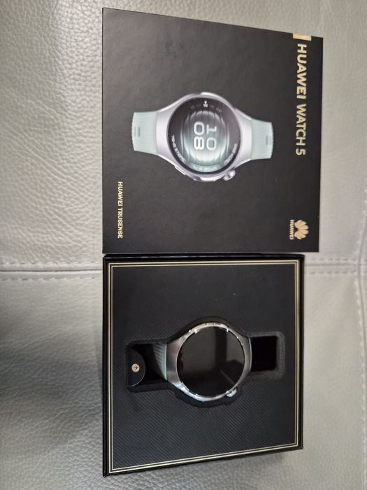 Huawei Watch 5 42 mm,Green, в гаранция до 17.05.2027