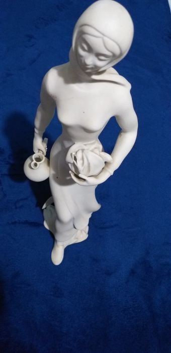Statuie vintici de colectie din portelan autentic