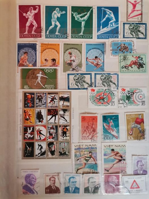 Класьори с пощенски марки