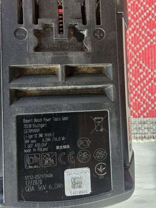 Acumulatori si incarcatoare bosch 36v si Milwaukee  18v  5.5ah