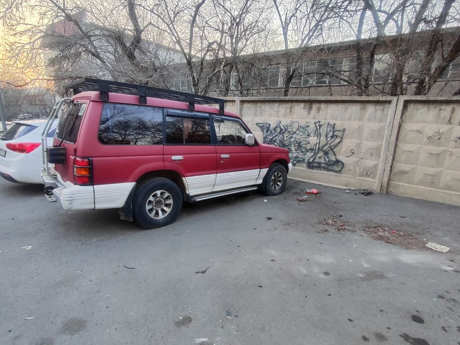Продам Митсубиси поджеро