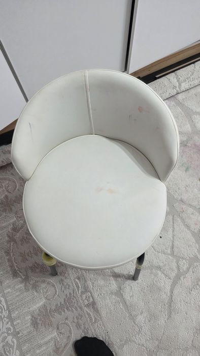 Стол и стул  для касметике