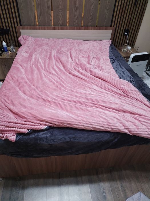 Кровать с матрасом