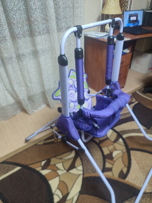 Качеля детская комнатная