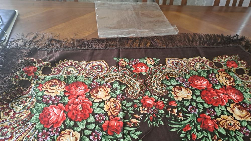 Платки с бахромой большие