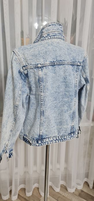 Женская джинсовая куртка