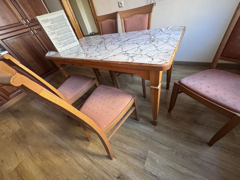 Продам стол со стульями (дерево)