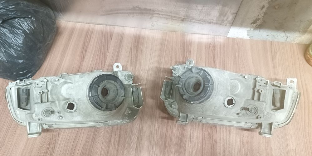 Фара на Тойота раф4