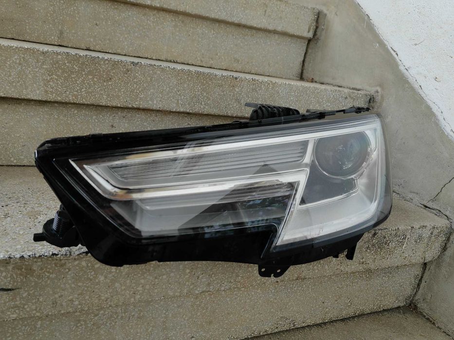 Фар Audi A4 B9 LED Bi-Xenon ляв / Фар Ауди А4 Б9 ксенон Оригинален
